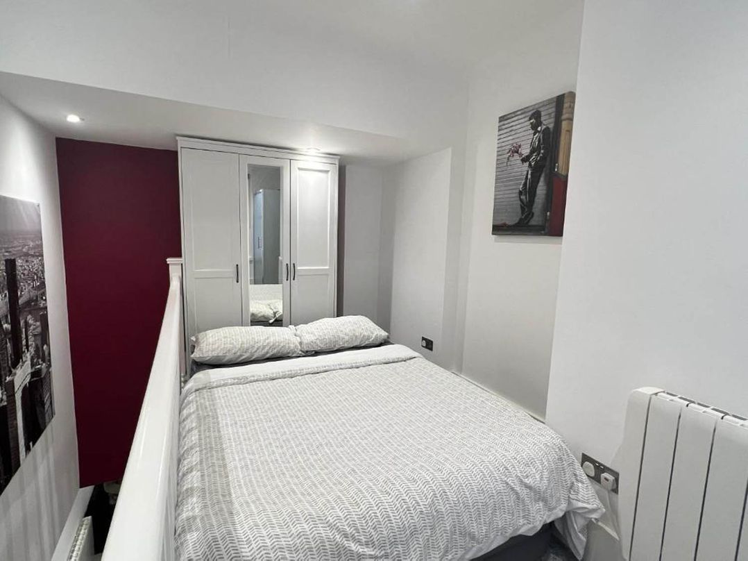 Family Friendly Apt Sleeps 6  Station Close
