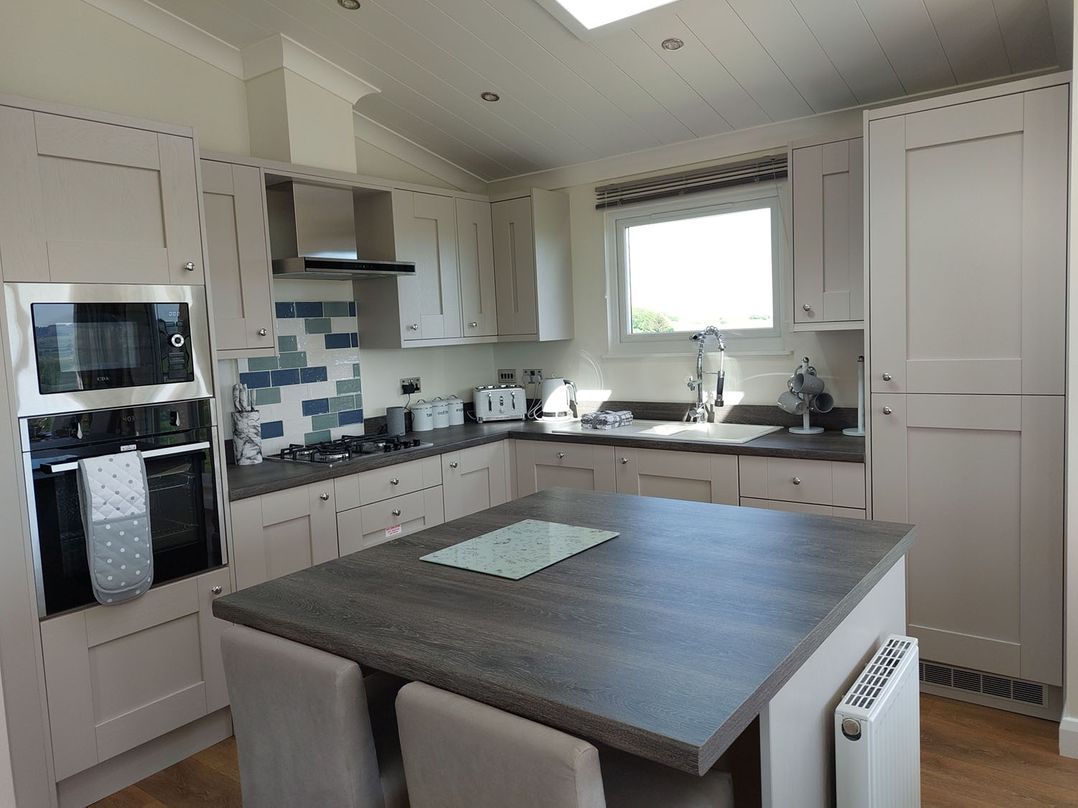 2 Bedroom Sleeps 4 Lodge Smart Tv Hot tub Dogs Ok