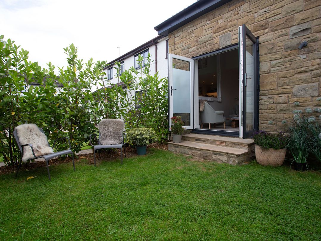 Cozy Wetherby Retreat