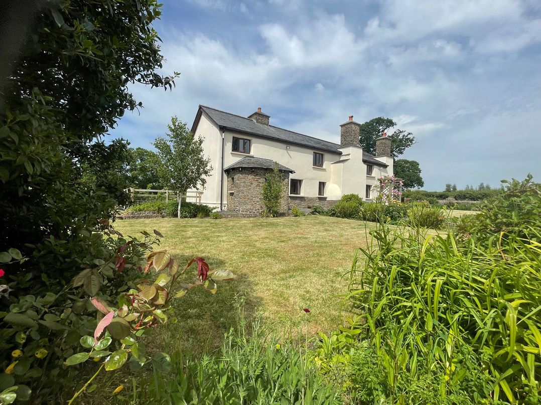 16th Century Devon Farmhouse Stunning Views