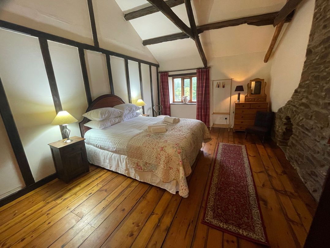 16th Century Devon Farmhouse Stunning Views
