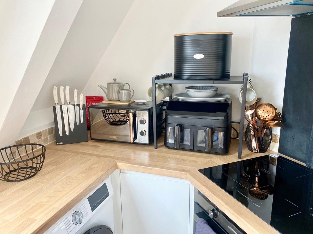 Central Tenby 3 Bed Apt Sleeps 6 to 8 Dog Friendly
