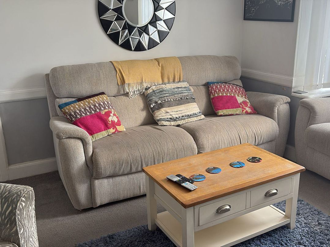 5 Bed Villa Sleeps 10 Pets Garden Parking