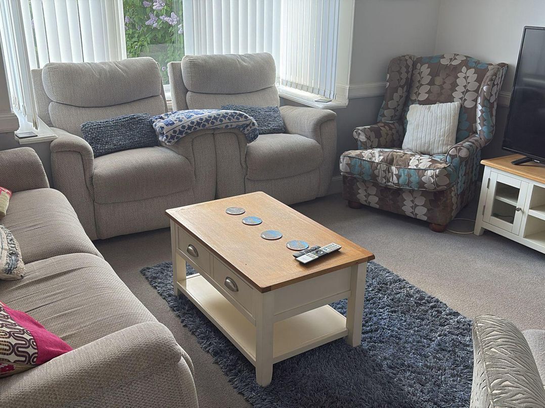 5 Bed Villa Sleeps 10 Pets Garden Parking