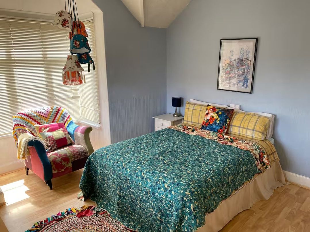 5 Bed Villa Sleeps 10 Pets Garden Parking