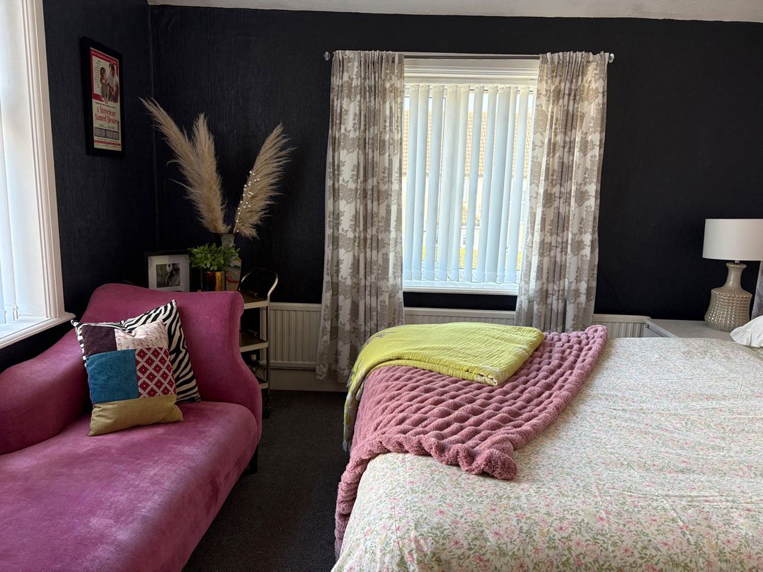 5 Bed Villa Sleeps 10 Pets Garden Parking