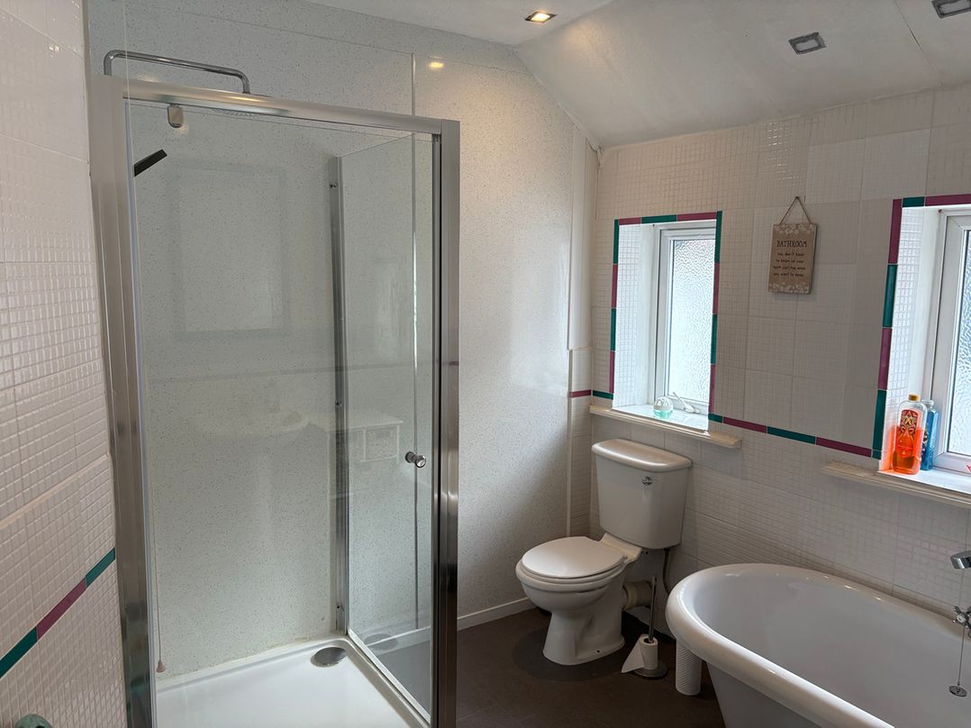 5 Bed Villa Sleeps 10 Pets Garden Parking