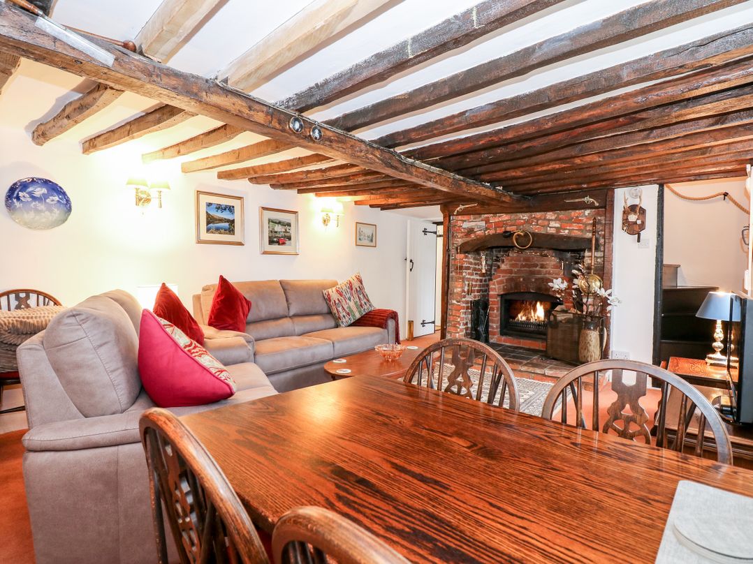 Hollyhedge Cottage