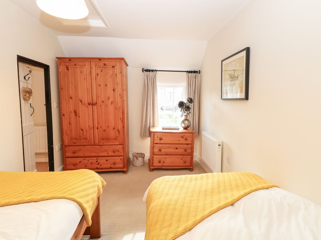 Hollyhedge Cottage