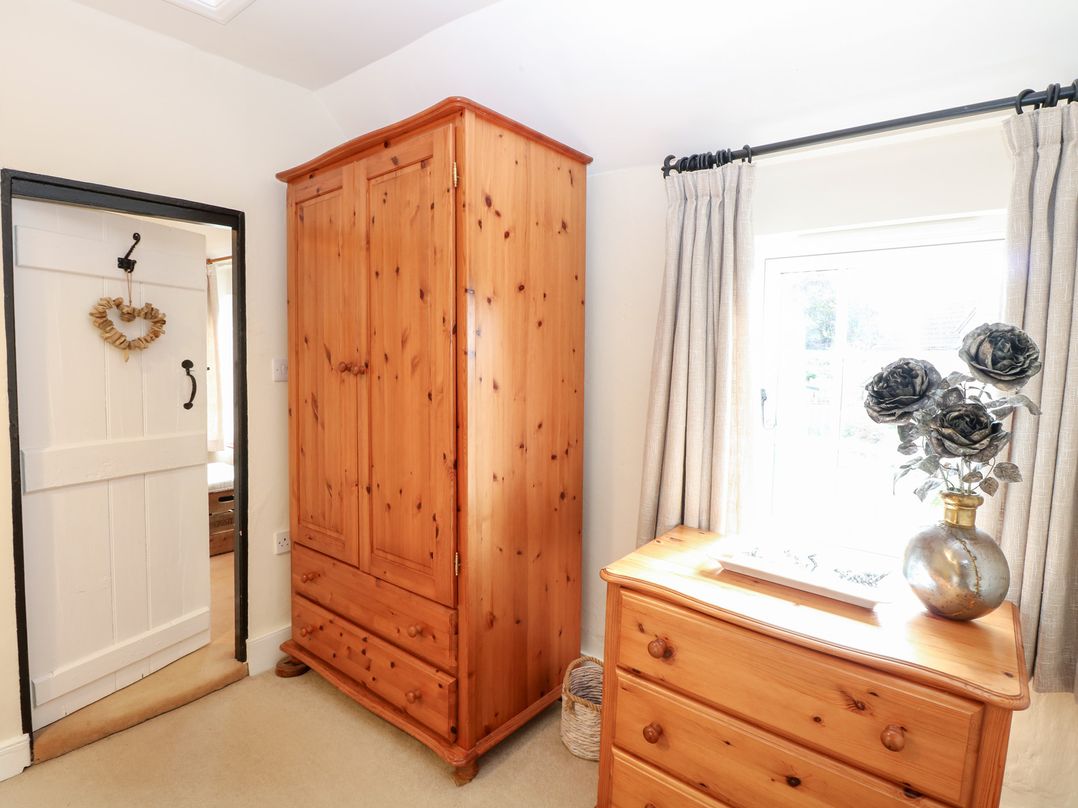 Hollyhedge Cottage