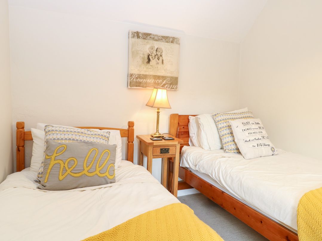 Hollyhedge Cottage