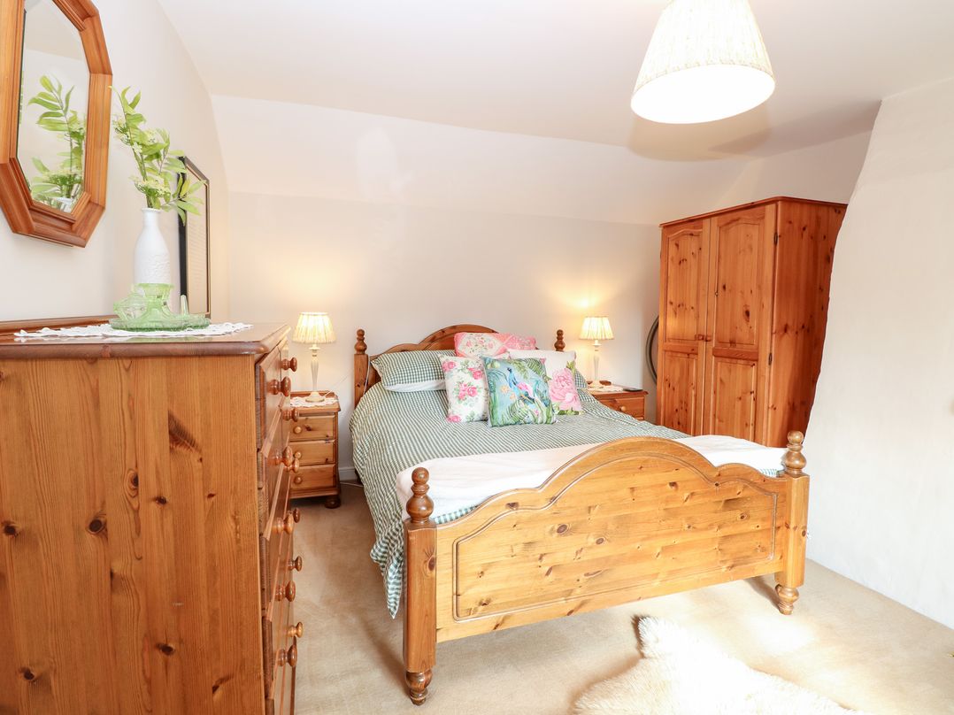 Hollyhedge Cottage