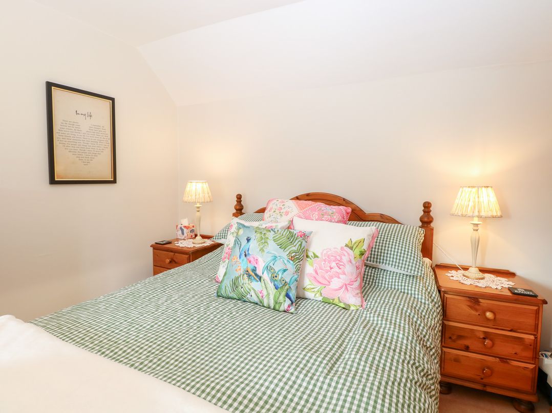 Hollyhedge Cottage