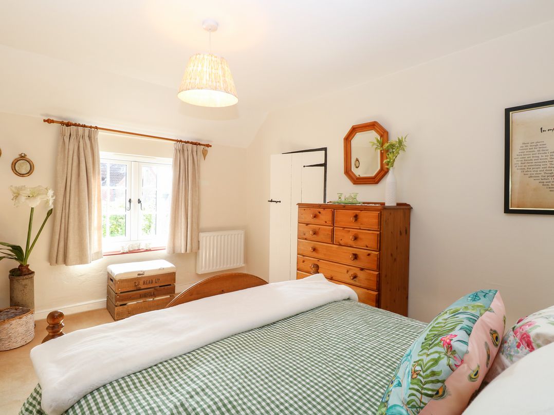 Hollyhedge Cottage