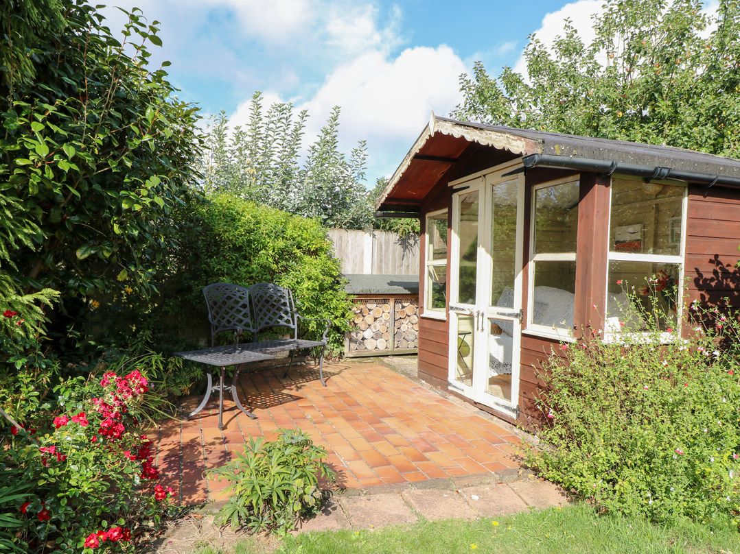 Hollyhedge Cottage