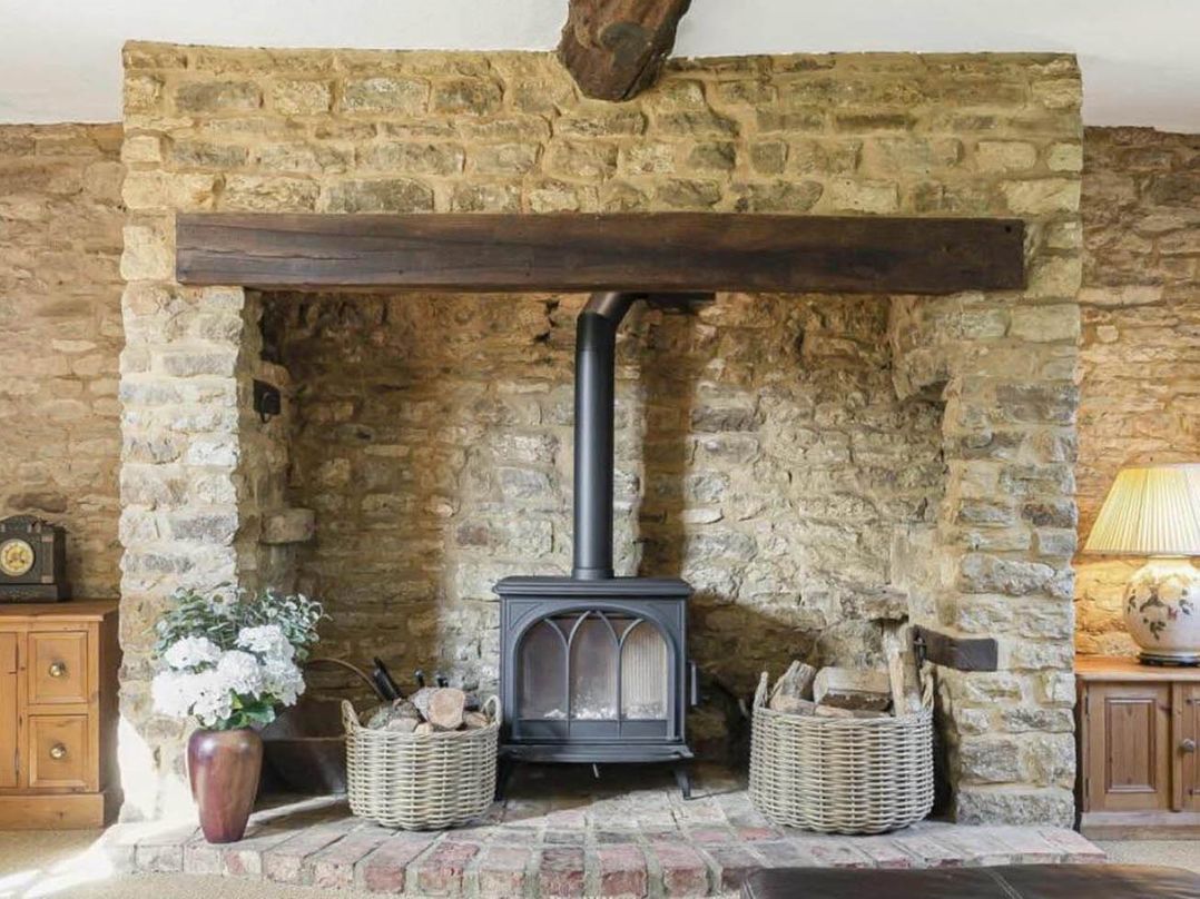 17th Century Farmhouse Near Silverstone Circuit