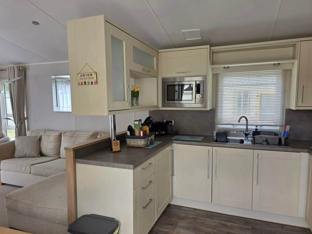3 Bed Lodge Sleeps 6 Decking Parking WiFi