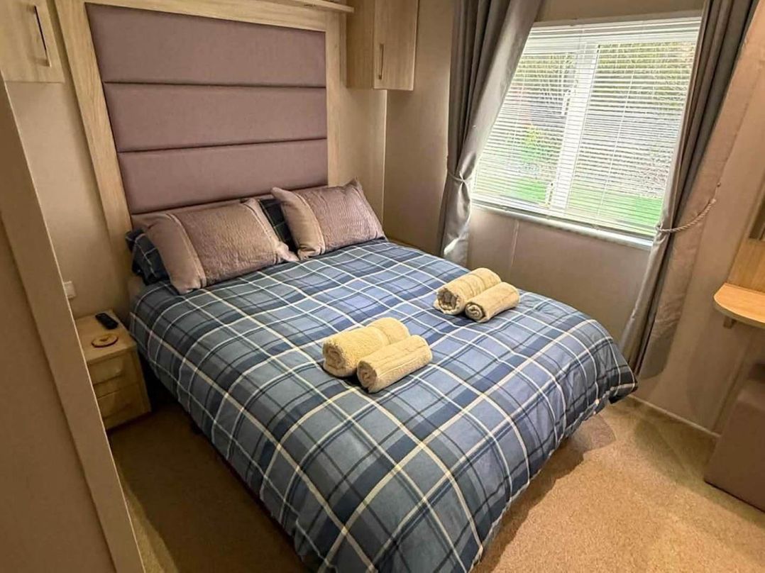 3 Bed Lodge Sleeps 6 Decking Parking WiFi