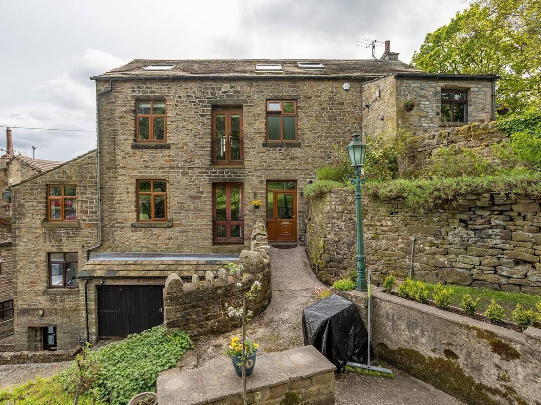 OldMill 2Bed Sleeps6 PrivateGarden OptionalHotTub