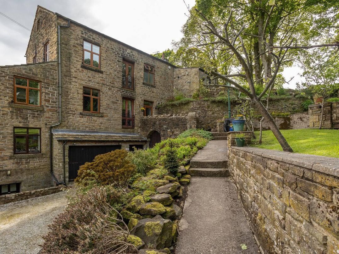 OldMill 2Bed Sleeps6 PrivateGarden OptionalHotTub