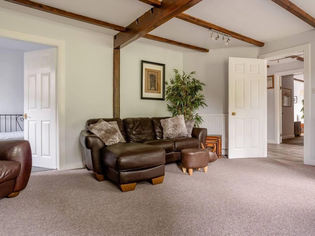 OldMill 2Bed Sleeps6 PrivateGarden OptionalHotTub