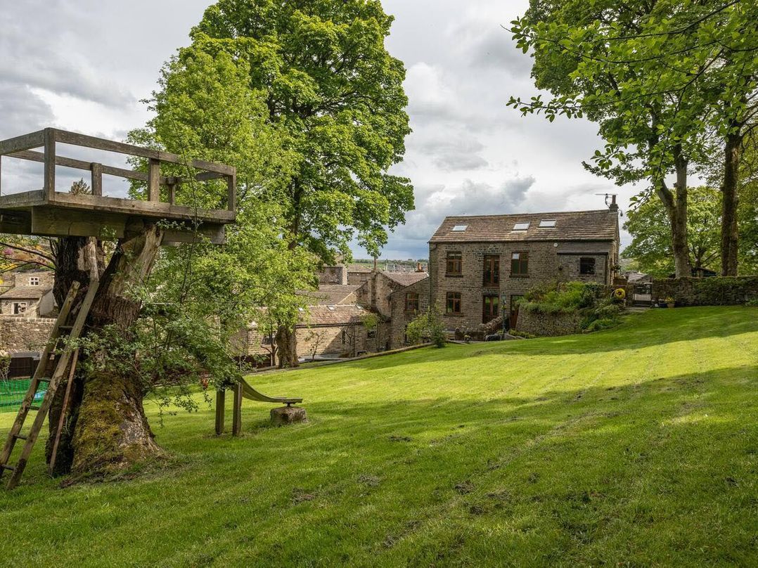 OldMill 2Bed Sleeps6 PrivateGarden OptionalHotTub