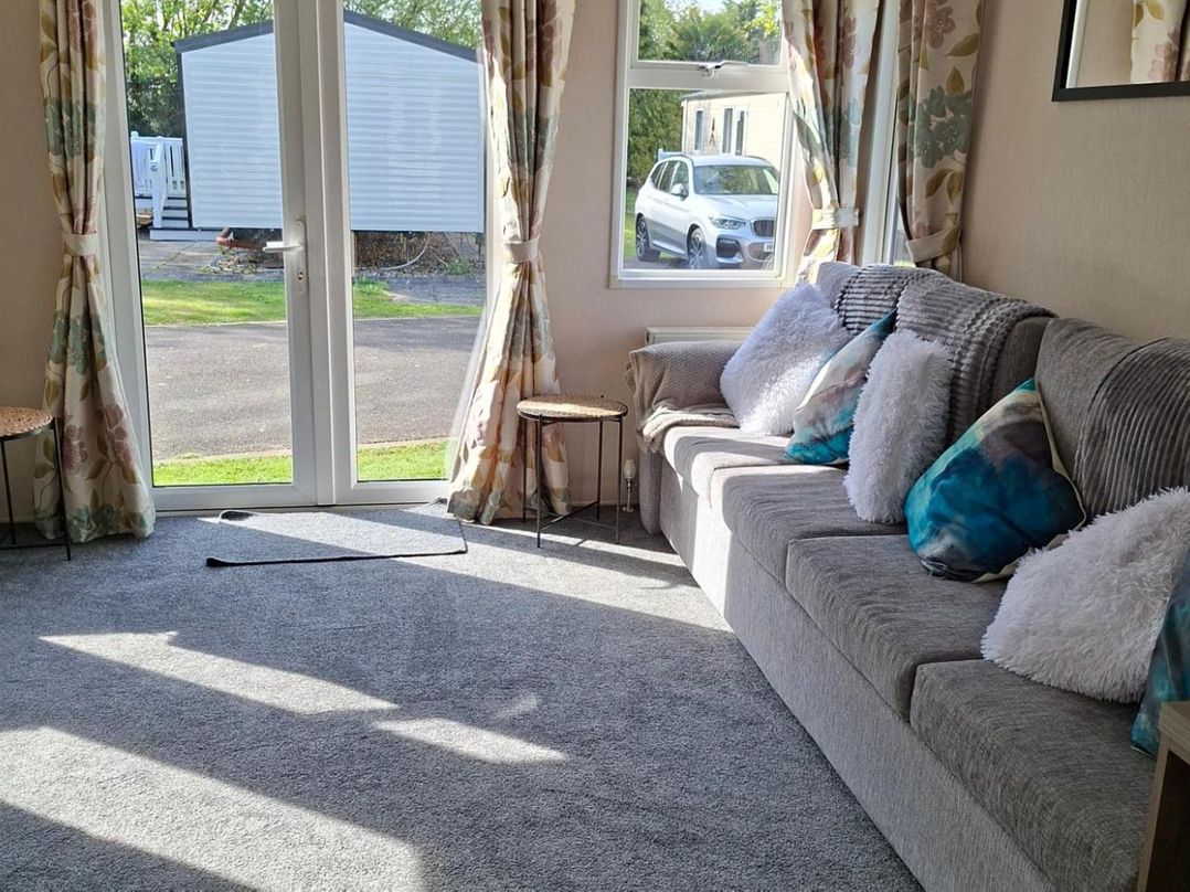 Homely Caravan in Skegness Sleeps 6