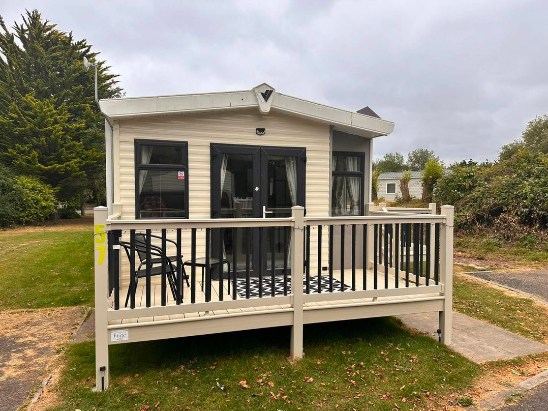 Homely Caravan in Skegness Sleeps 6
