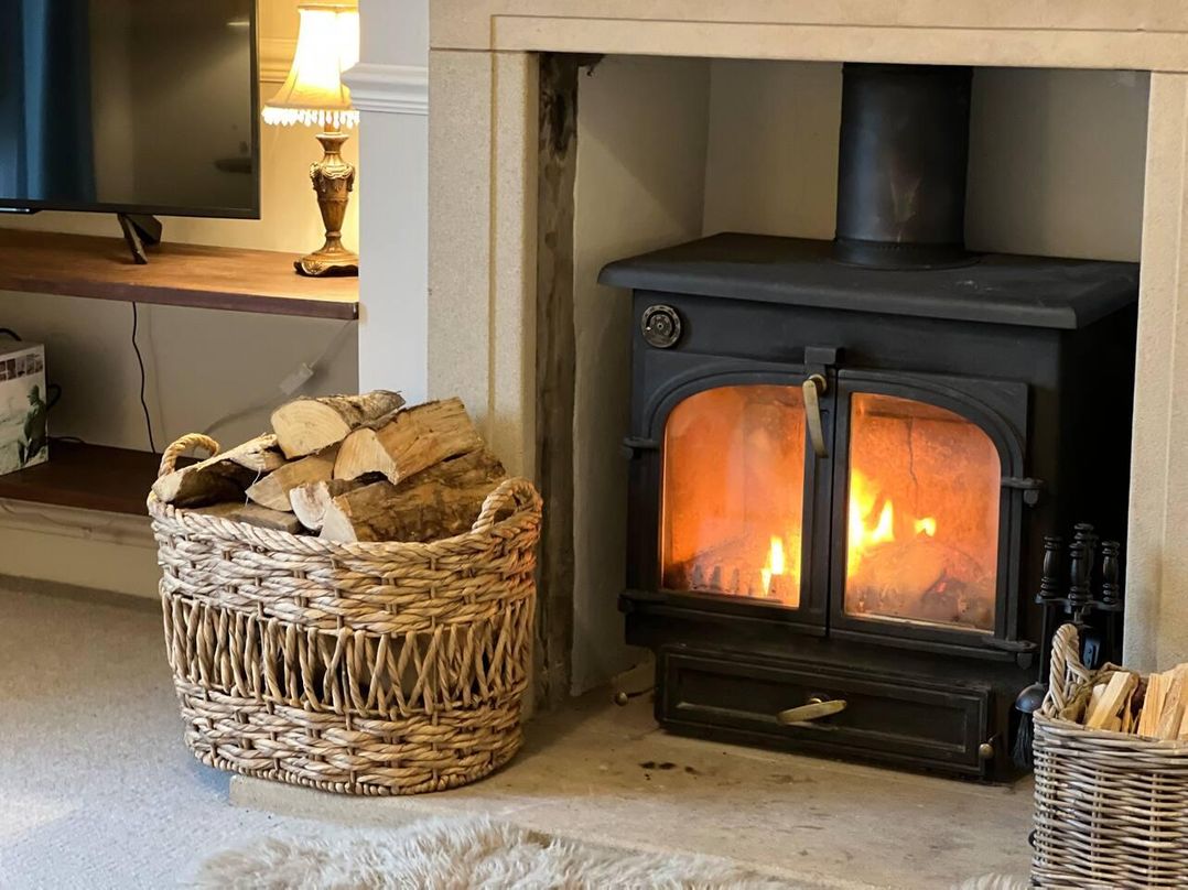 House Sleeps 10 Pet friendly Parking