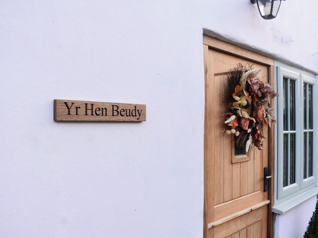 Yr Hen Beudy Barn Conversion Sleeps 4 Dogs Ok