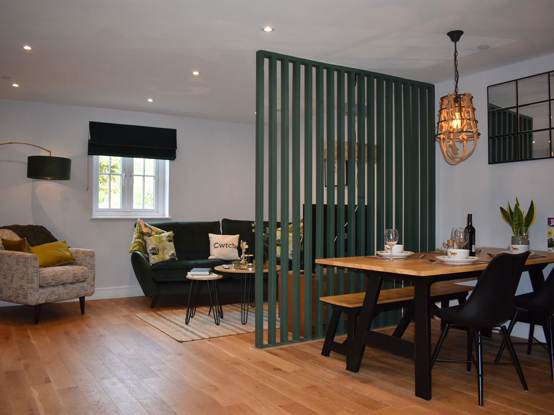 Yr Hen Beudy Barn Conversion Sleeps 4 Dogs Ok