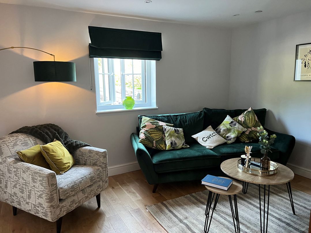 Yr Hen Beudy Barn Conversion Sleeps 4 Dogs Ok