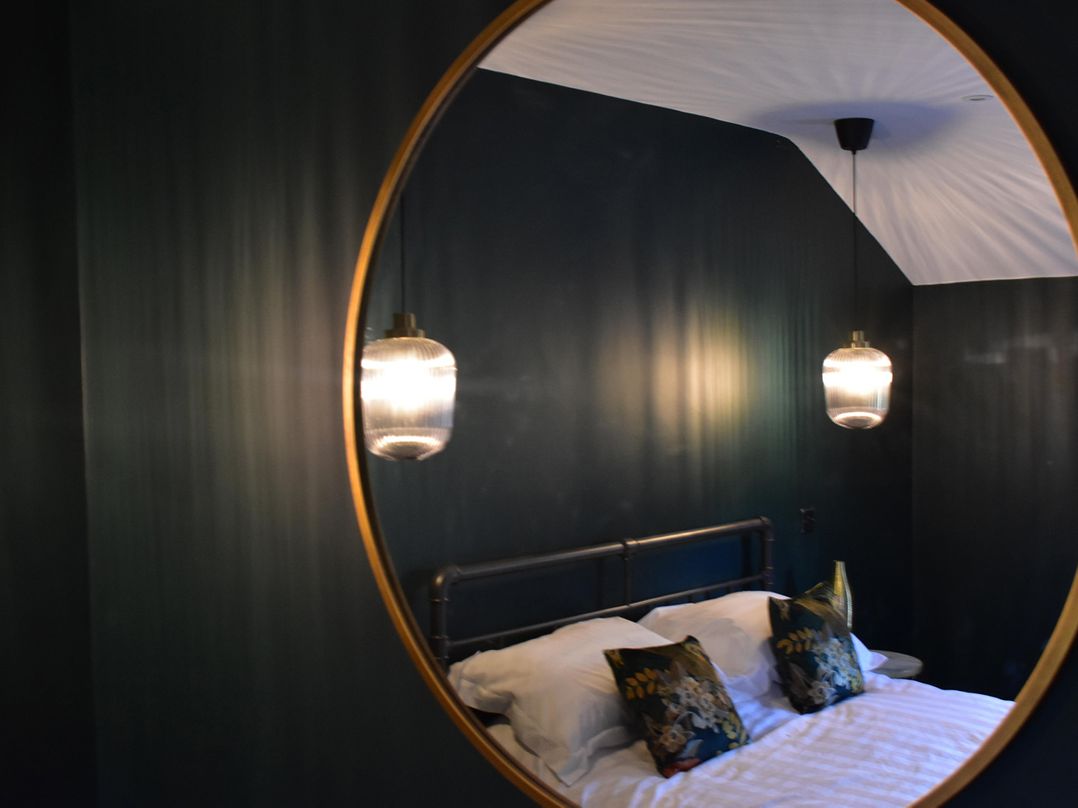 Yr Hen Beudy Barn Conversion Sleeps 4 Dogs Ok