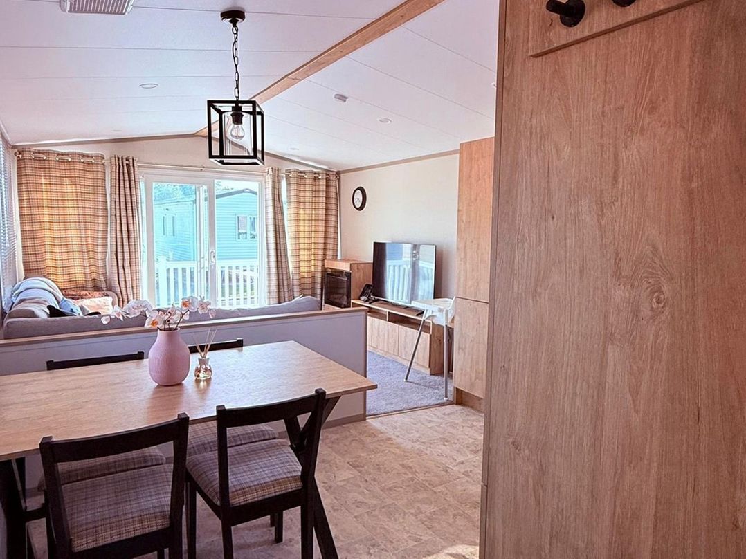 3Bed Sleeps 6 Parking Balcony