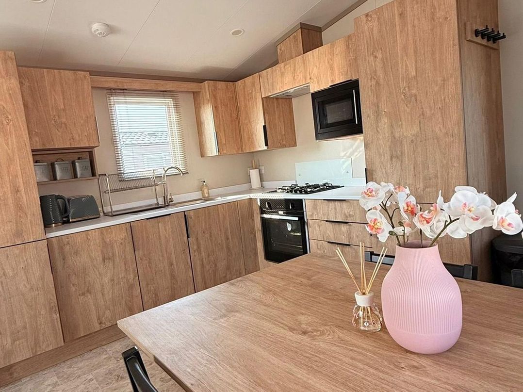 3Bed Sleeps 6 Parking Balcony