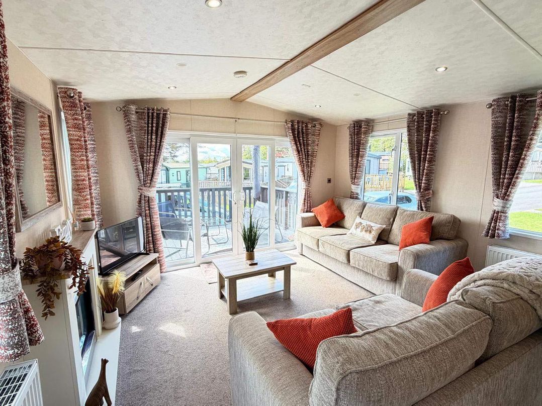 Lillardsedge Luxury Caravan Sleeps 6 with Parking