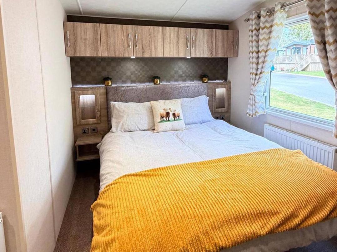 Lillardsedge Luxury Caravan Sleeps 6 with Parking