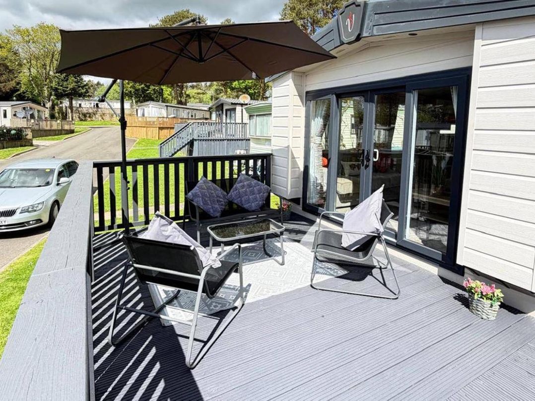 Lillardsedge Luxury Caravan Sleeps 6 with Parking