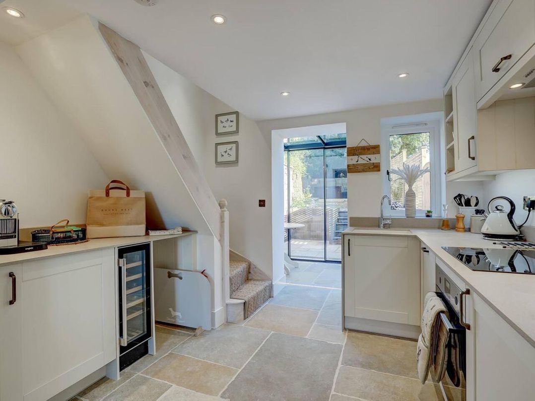 1 Bed Cottage Sleeps 2 with Hot Tub Pets Welcome