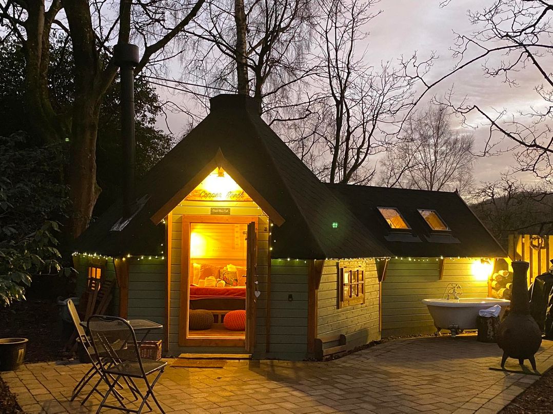 Punch Tree Cabins Outdoor Bath Wood Burner