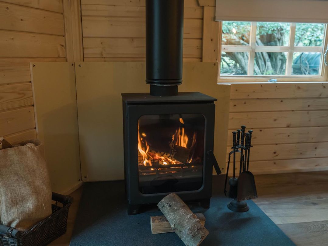 Punch Tree Cabins Outdoor Bath Wood Burner