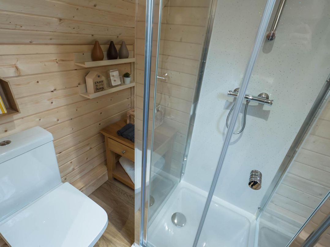 Punch Tree Cabins Outdoor Bath Wood Burner