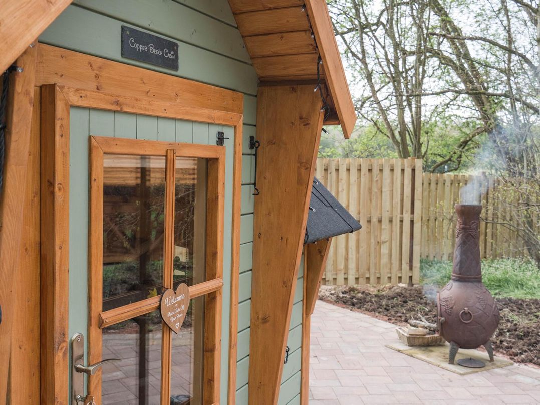 Punch Tree Cabins Outdoor Bath Wood Burner