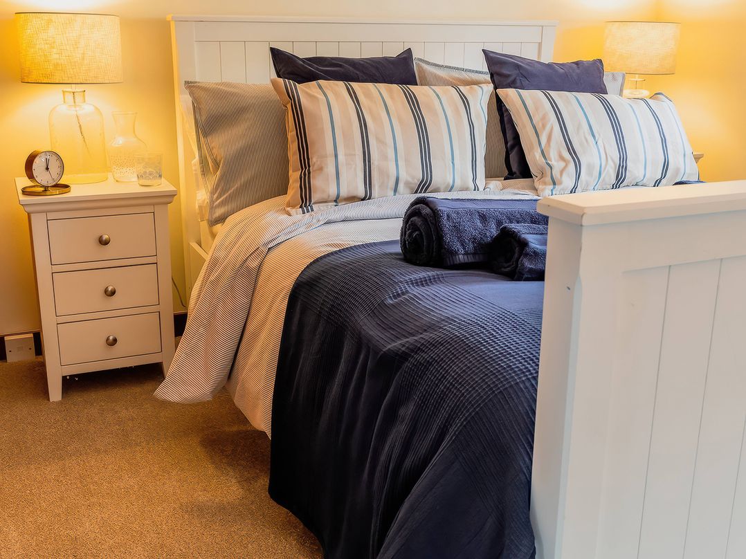 Apartment Sleeps 5 with Parking