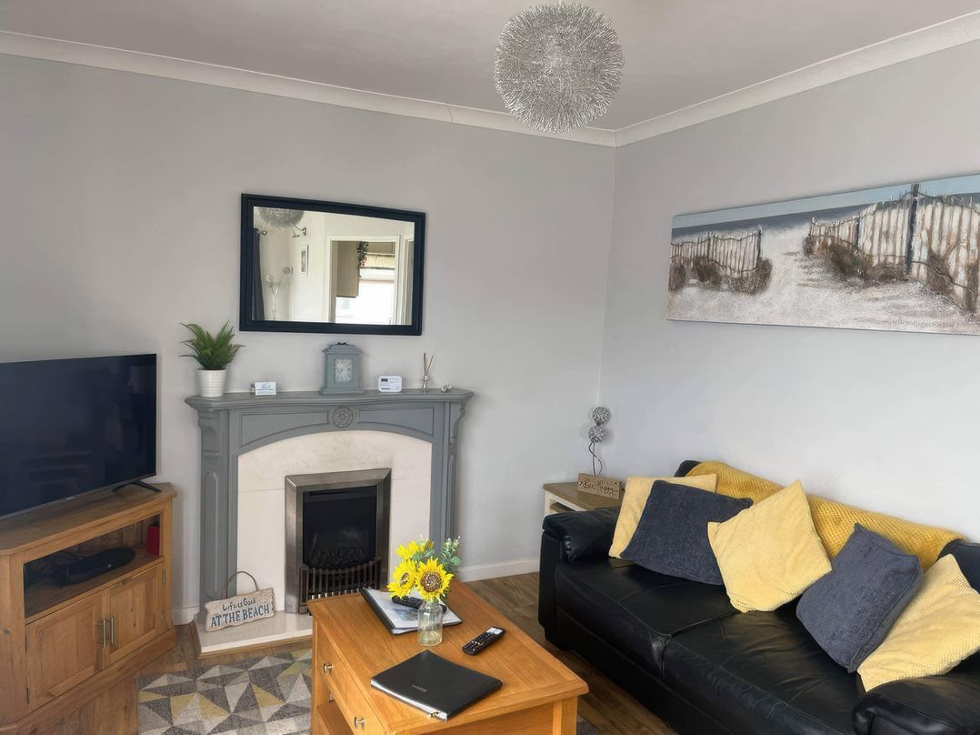 Seaside Escape 2Br Sleeps4 Parking PetsOK Fireplace