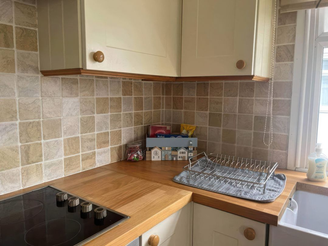 Seaside Escape 2Br Sleeps4 Parking PetsOK Fireplace