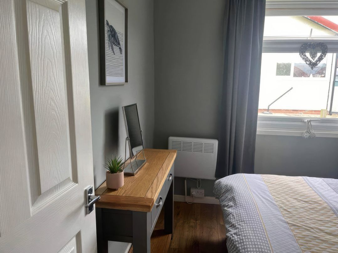 Seaside Escape 2Br Sleeps4 Parking PetsOK Fireplace