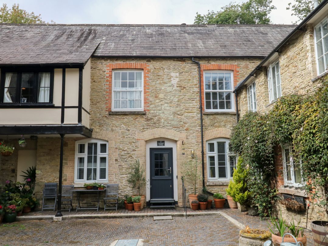 12 Courtyard Cottage at Sheplegh Court