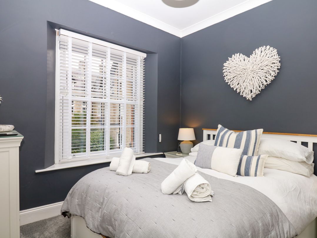 12 Courtyard Cottage at Sheplegh Court