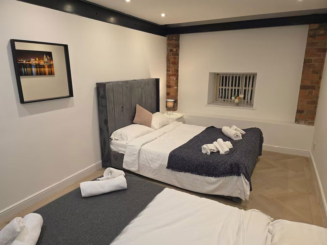 Liverpool Penthouse, sleeps 8